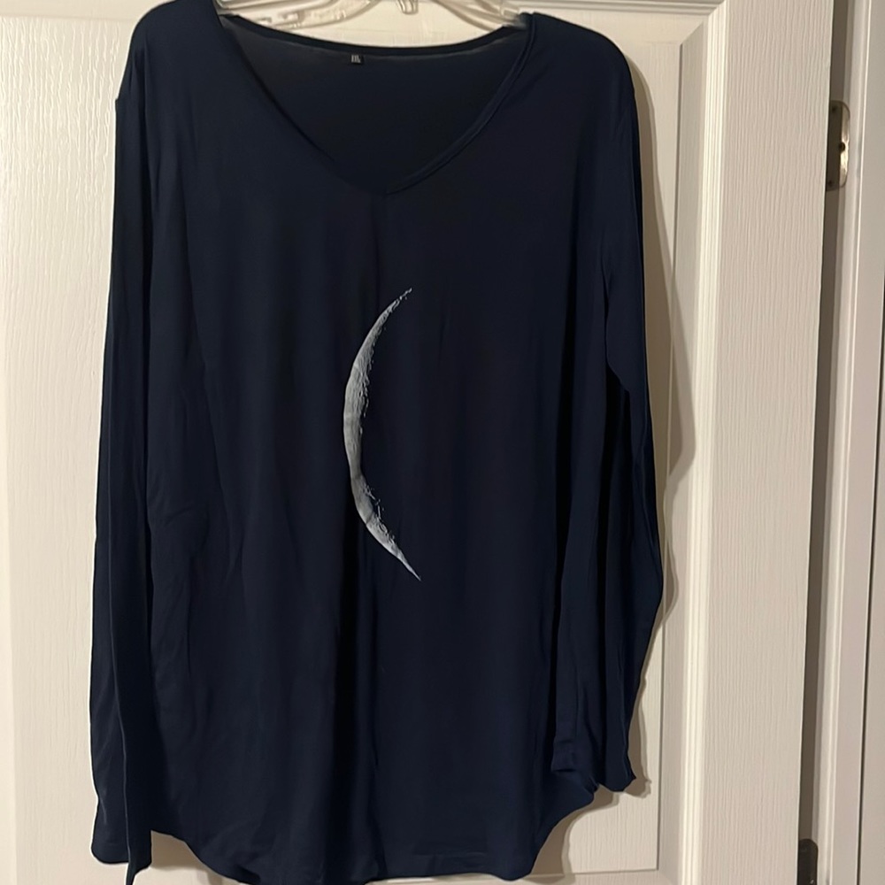 NWOT. Woman’s long sleeve shirt.  Navy blue Size XXL